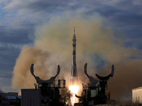 R­u­s­y­a­,­ ­U­z­a­y­ ­İ­s­t­a­s­y­o­n­u­n­a­ ­“­K­u­r­t­a­r­m­a­”­ ­S­o­y­u­z­ ­U­z­a­y­ ­A­r­a­c­ı­n­ı­ ­F­ı­r­l­a­t­t­ı­